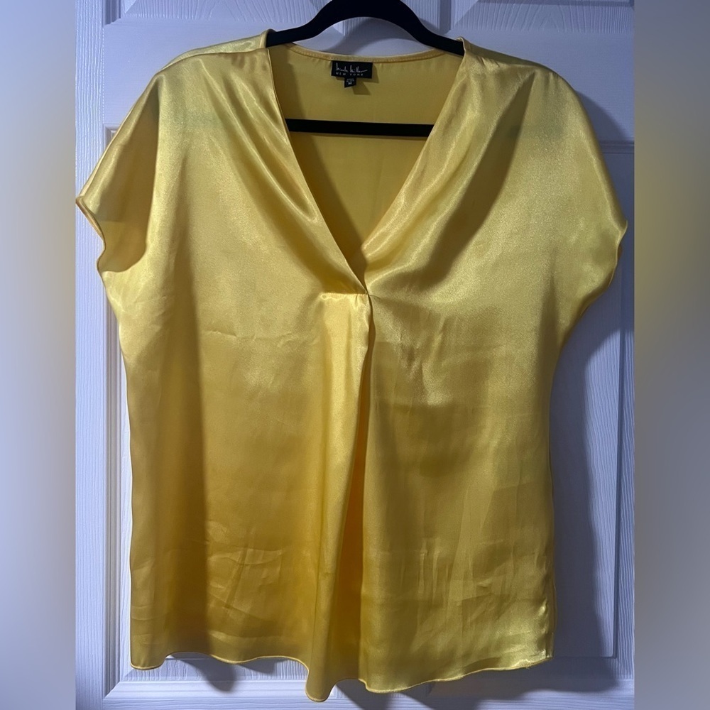 Nicole Miller Yellow V-Neck Sleeveless Relaxed Satin Blouse